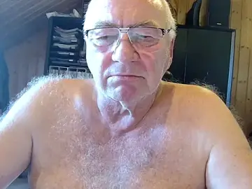 Stripchat Live Sex Cam of biggandybig