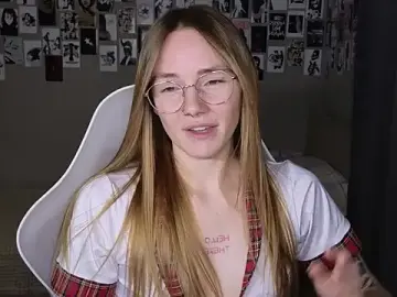 Stripchat Best Webcam of littlevildevil