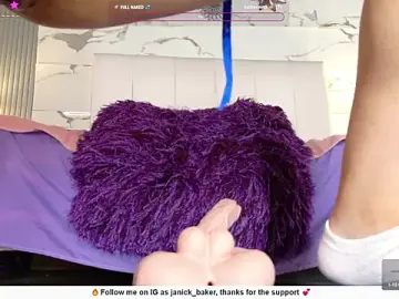Stripchat Sex Cam of JanickBaker