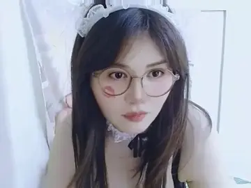 Stripchat Live Sex Cam of Winnie-01