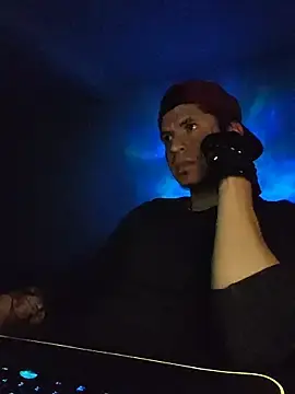 Stripchat Sex Cam of Headhunterdz