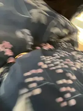 Stripchat Live Sex Cam of CrazzyChicks