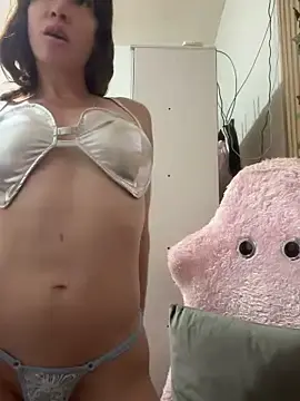 Stripchat Sex Cam of Irresistible24