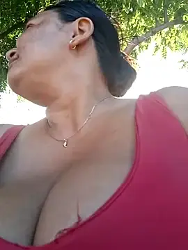 Stripchat Live Porn of Horny-Mommy-Dirty