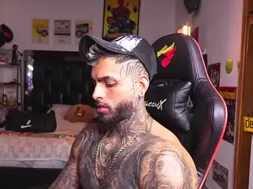 Stripchat Best Webcam of logan_hugh8