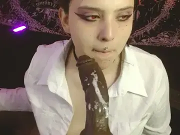 Stripchat Best Webcam of mikaskullcs