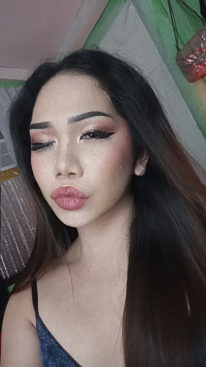 elise_bloom69
