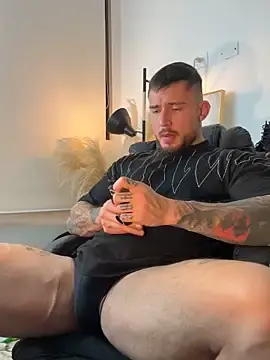 Stripchat Free Porn Cam of DimitriSullivan_