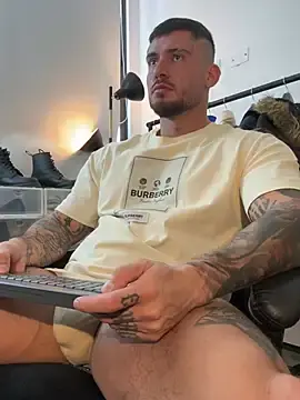 Stripchat Sex Cam of DimitriSullivan_