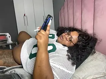 Stripchat Free Porn Cam of MissLola27