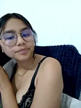 Stripchat Sex Cam of Sofielovee-01