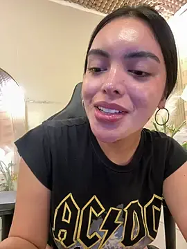 Stripchat Live Sex of TS-SimplyTheBest