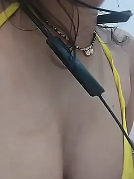 Stripchat Sex Cam of KAJALBHABHI_