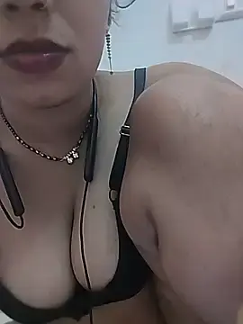 Stripchat Sex Chat of KAJALBHABHI_