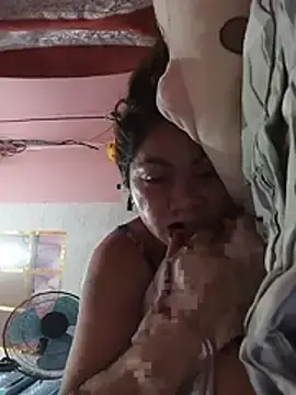 Stripchat Watch Live Sex Cams of SweetChubbyMommy_02