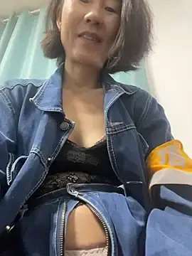 Stripchat Sex Cam of lilysister66