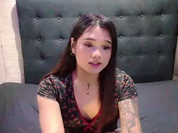 Stripchat Sex Cam of Ur_WifeyMarie