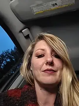 Stripchat Sex Chat of SheIsSomething