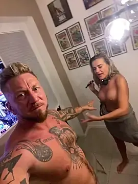Stripchat Free Porn Cam of HotHotPursuit1