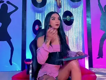 Stripchat Sex Cam of nickyminach_