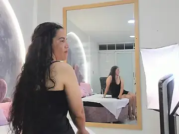 Stripchat Live Sex Cam of Amarantha_Milf