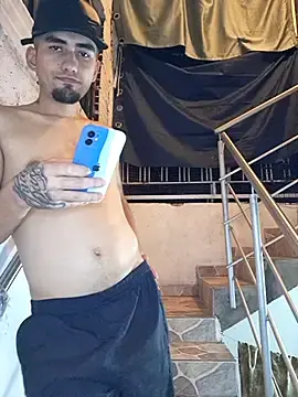 Stripchat Free Porn Cam of royalgirls_x