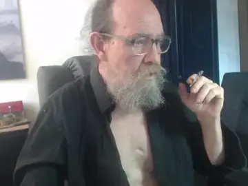 Stripchat Sex Cam of Uncle_Hottie