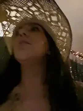 Stripchat Live Sex Cam of LittleMissEeve