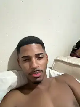 Stripchat Sex Cam of pretin19cm1