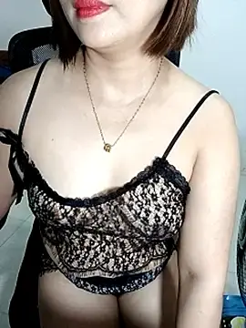 Stripchat Live Sex Cam of KYE_sexyy
