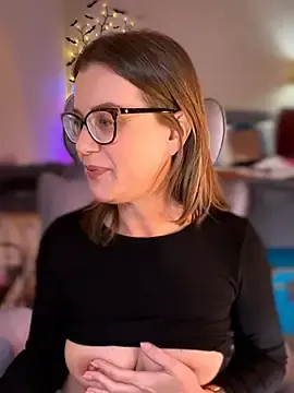 Stripchat Sex Cam of MaiseKnox