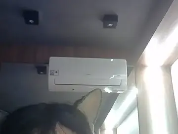 Stripchat Live Porn of SkinnyKitten