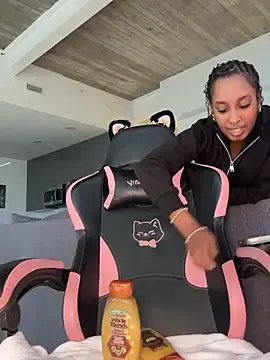 Stripchat Sex Cam of Your_Paris