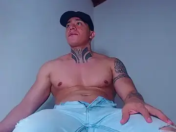 Stripchat Live Porn of cristopher_22cm