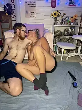 Stripchat Adult Webcam of TrenaAnne