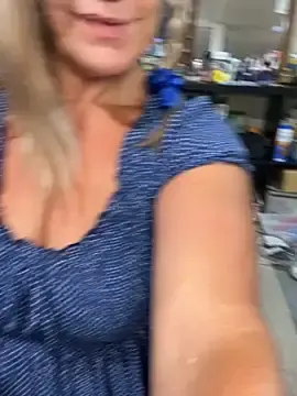 Stripchat Free Live Porn of TrenaAnne