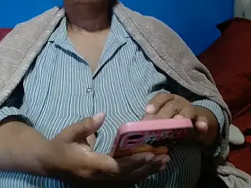 Stripchat Free Live Porn of CUTEFIRMMELONSS