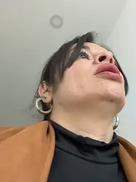Stripchat Free Porn Cam of Dr_Nathalia_28