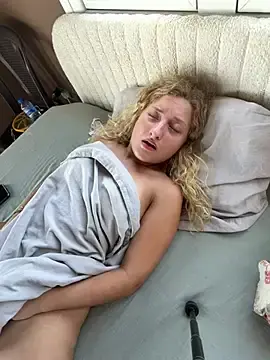 Stripchat Free Porn Cam of MileySummer