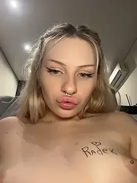 Stripchat Best Webcam of DayaFoxy