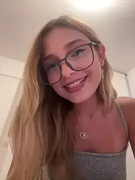 Stripchat Live Porn of paulinee2006