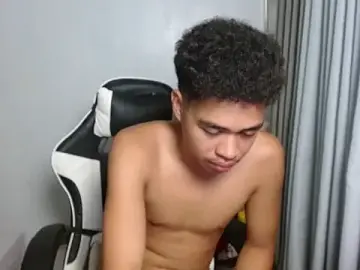 Stripchat Nude Webcam of curlyasian_njxx