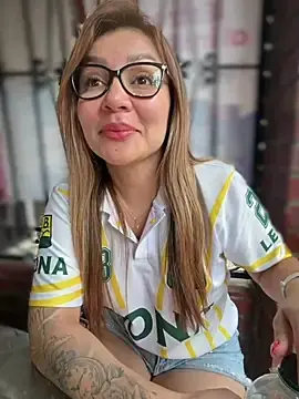 Stripchat Sex Cam of DIANITA_1988