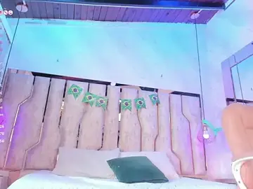 Stripchat Live Sex Cam of ari_monet