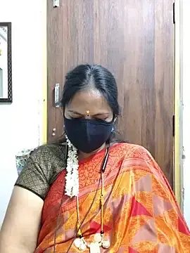 Stripchat Live Sex Cam of Tamil_white_beauty