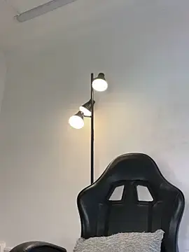 Stripchat Live Sex of _Bella_7