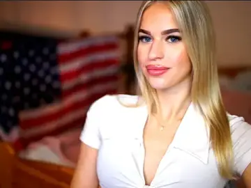 Stripchat Live Porn of Emilyvanroessel