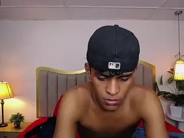 Stripchat Free Porn Cam of jhos_padill