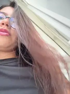 Stripchat Free Live Porn of sara_calderon