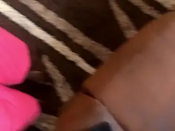 Stripchat Live Sex Cam of BIG_DICK_BOOGIE